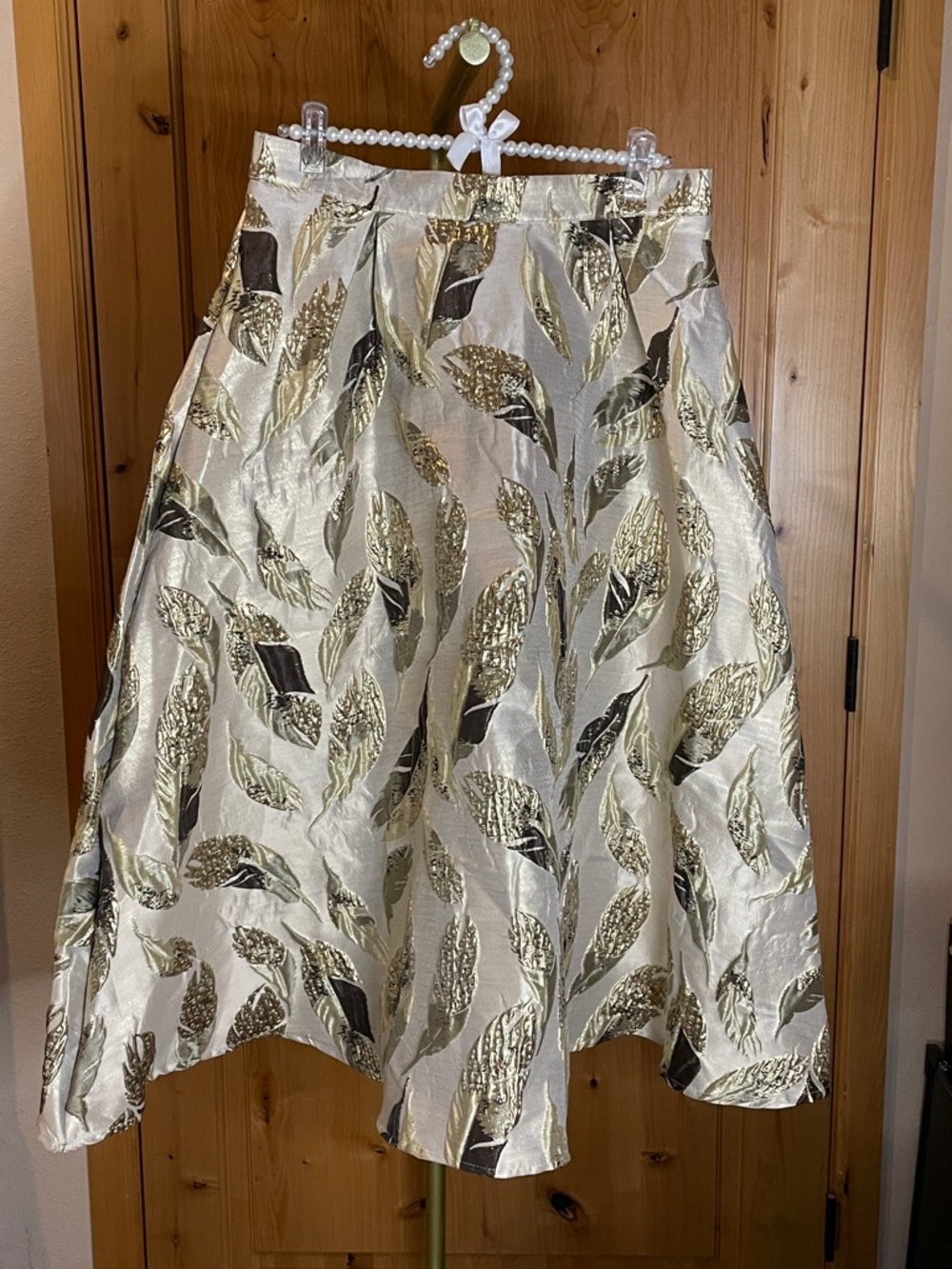 Chicwish Retro Metallic Gold and Cream A-Line Jacquard Skirt Size M